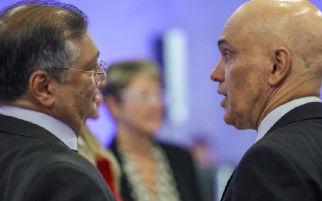 NA PAULISTA, BOLSONARO AFIRMA SEM PROVAS QUE MORAES MANIPULOU ELEIÇÕES. DINO SAI EM DEFESA DO MAGISTRADO